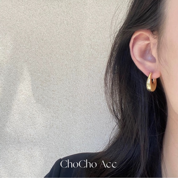 Gold Hoop Earrings - Picture 3 of 3